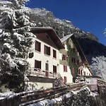 Hotel Au Bon Accueil 3*