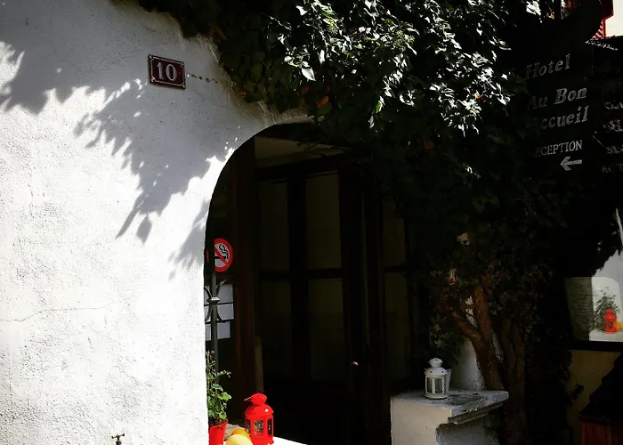 Отель Au Bon Accueil 3*